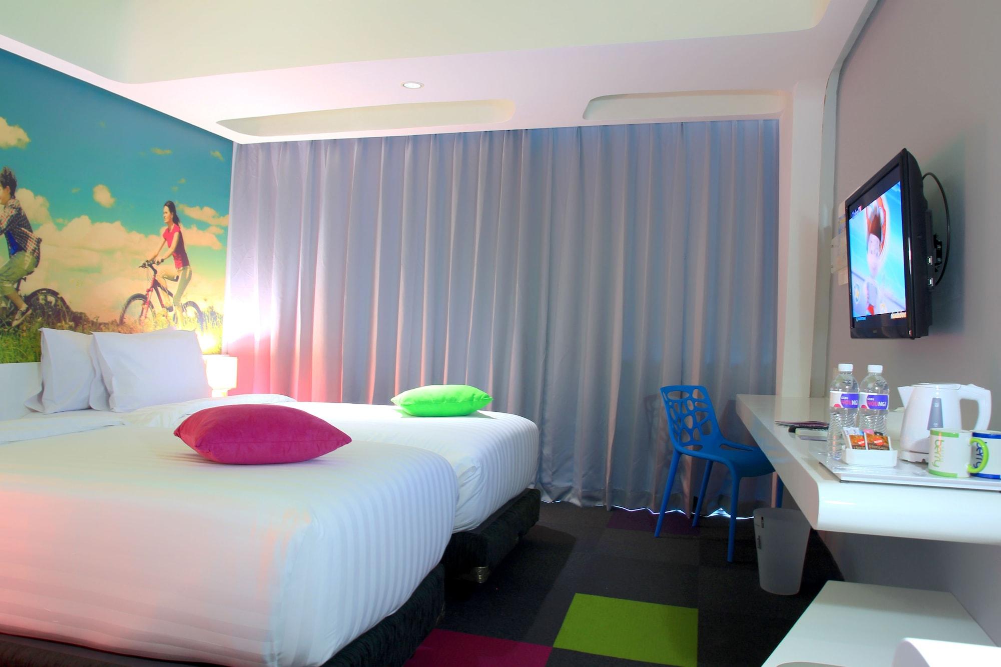 Berry Glee Thematic Hotel Kuta Lombok Exteriör bild