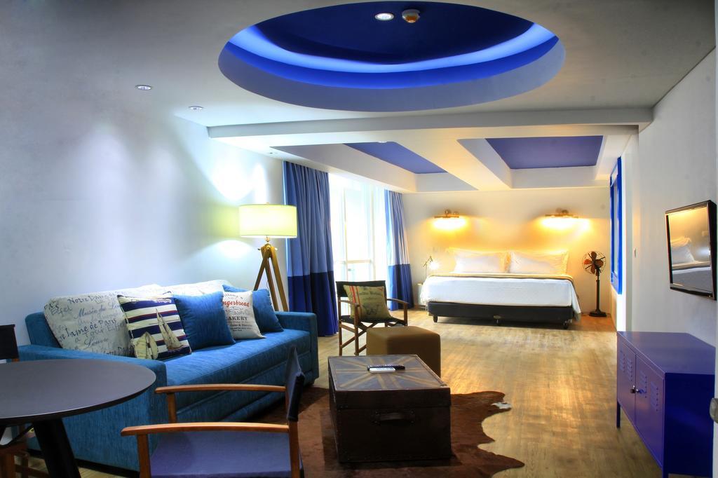 Berry Glee Thematic Hotel Kuta Lombok Exteriör bild